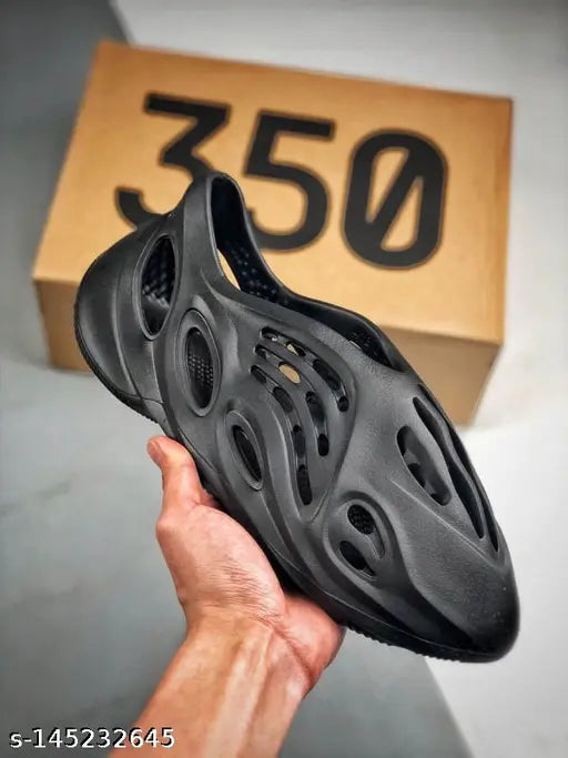 Yeezy Foam RNNR Sneakers